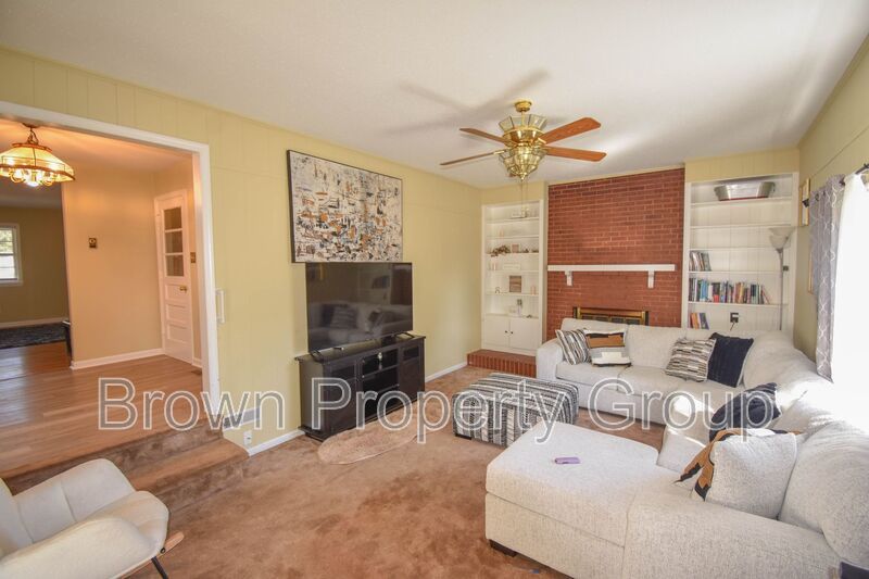 Accepting Applications: 3 Bedroom 1.5 Bathroom- Small Dogs Considered property image