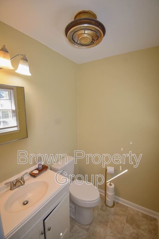 Accepting Applications: 3 Bedroom 1.5 Bathroom- Small Dogs Considered property image