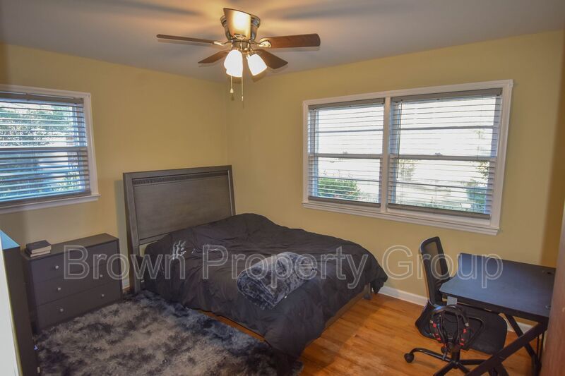 Accepting Applications: 3 Bedroom 1.5 Bathroom- Small Dogs Considered property image