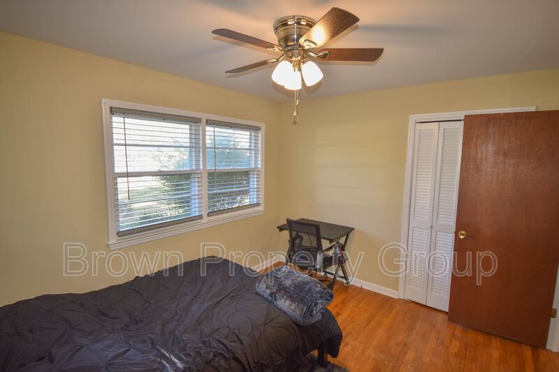 Accepting Applications: 3 Bedroom 1.5 Bathroom- Small Dogs Considered property image