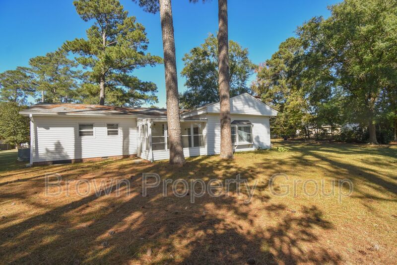 Accepting Applications: 3 Bedroom 1.5 Bathroom- Small Dogs Considered property image