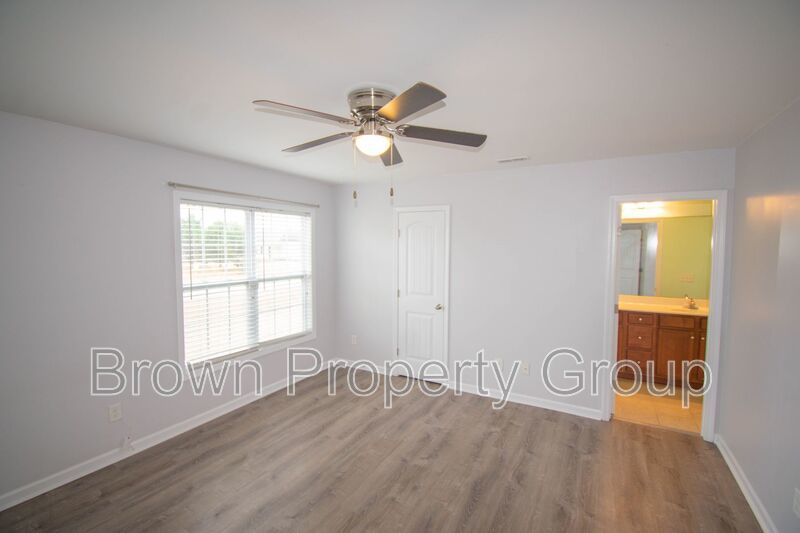 3 Bedroom 2 Bathroom - Pets Considered! property image