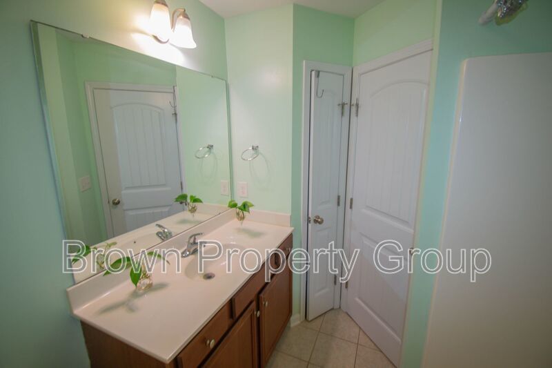 3 Bedroom 2 Bathroom - Pets Considered! property image