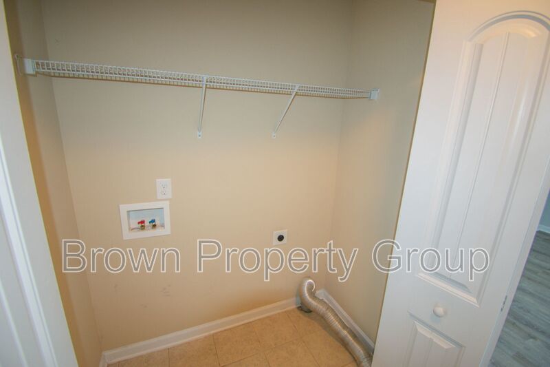 3 Bedroom 2 Bathroom - Pets Considered! property image